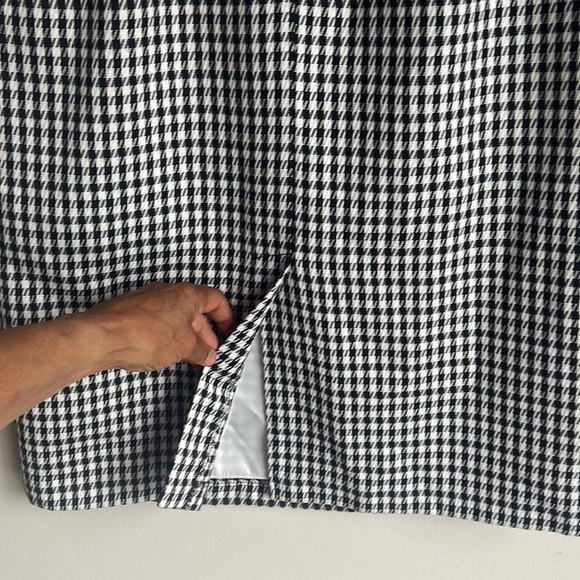 This fantastic houndstooth skirt can be in your closet today. - Picture 2 of 4